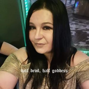 Meet your Posher, Carrie